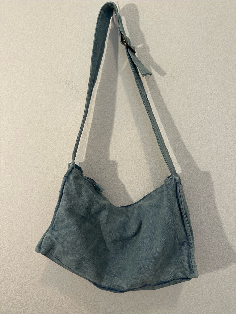 Free People Camp Crush Sling Bag Blue - Picture 5 of 7